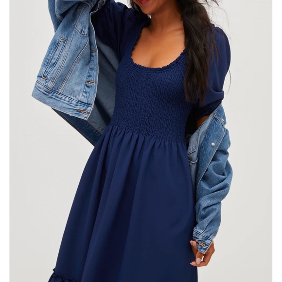 Hill House The Louisa Nap Dress Navy Crepe Blue Smocked Midi Dress NWT Pockets - Picture 7 of 16